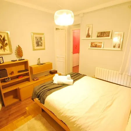 Gaudi Sdb Apartman *