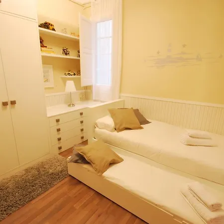 Gaudi Sdb Apartment