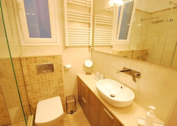 Gaudi Sdb Apartamento *
